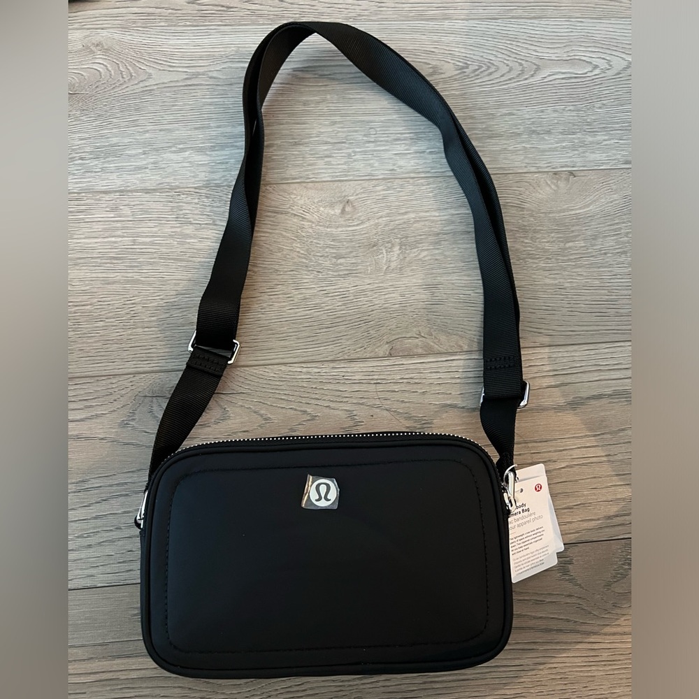 ⭐️Lululemon Crossbody Camera Bag 2L Black⭐️